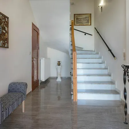 With 4 Bedrooms In Rethymno, With Wonderful Sea View, Private Po Villa *