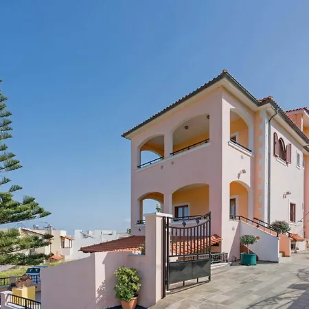 With 4 Bedrooms In Rethymno, With Wonderful Sea View, Private Po